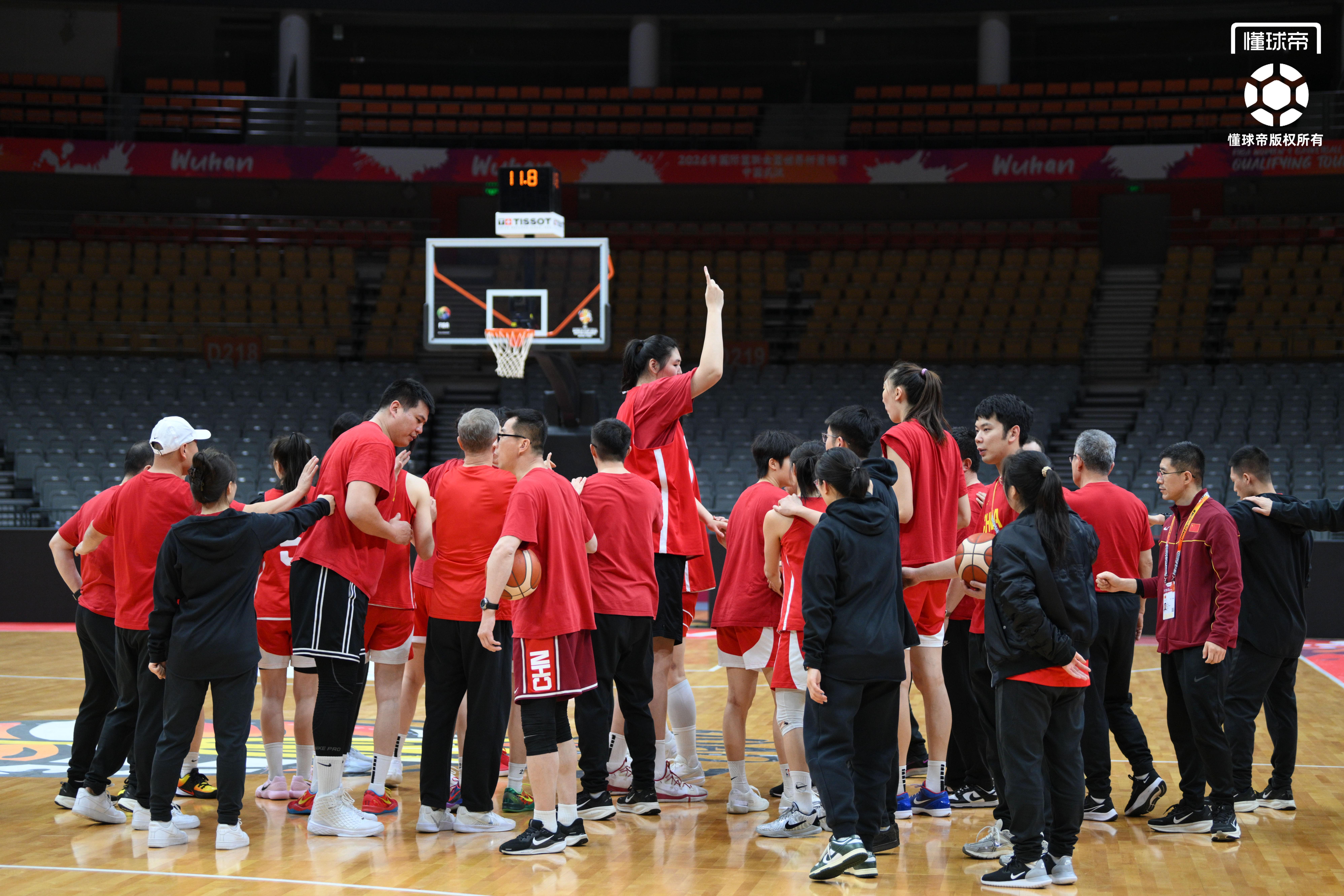 开云体育下载-中国女篮世预赛最后一练，王治郅到场观看&amp;amp;全队精神饱满